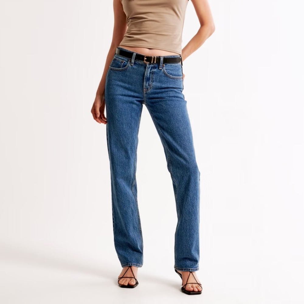 Mid Rise 90s Straight Jean